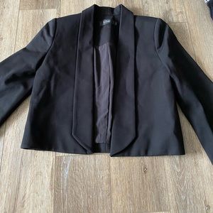 Icone cropped black blazer